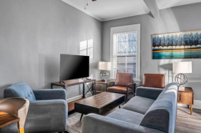 Beautiful Rehabbed Unit in Shaw Community 4228a